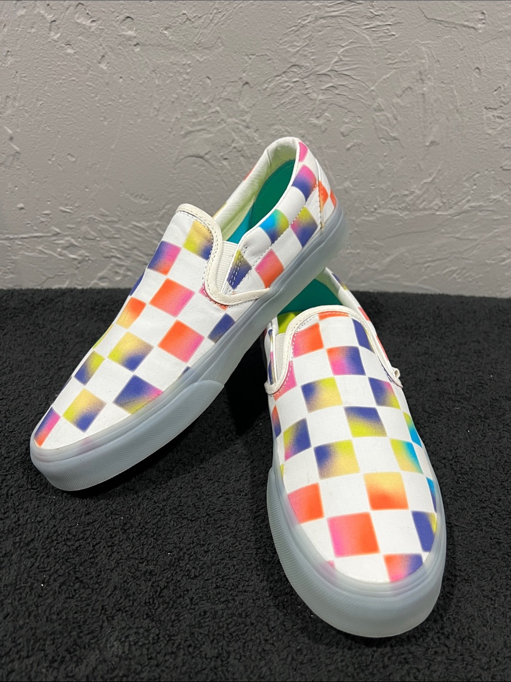 đ„đ„ VANS Cultivate Care Rainbow Checkered Canvas Gum Soles Slip-on Shoes Mens 8.5 - Picture 6 of 12